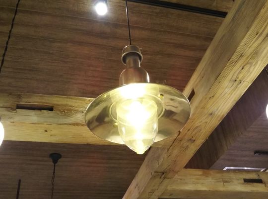 照明　室内　やや暖色