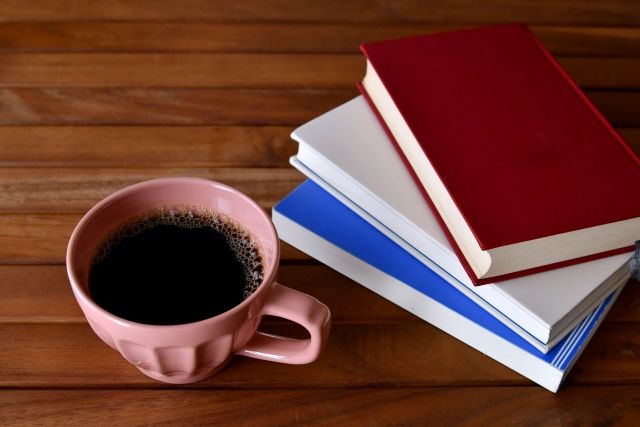 本とコーヒー.jpg